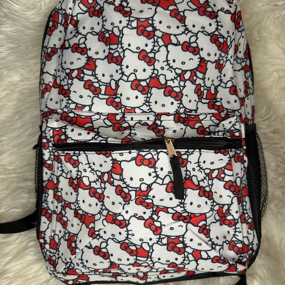 Hello Kitty Backpack - Picture 4 of 6